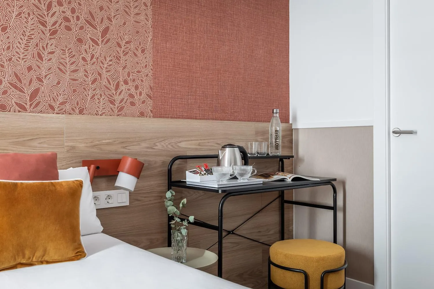 Bypillow House Барселона 0*,