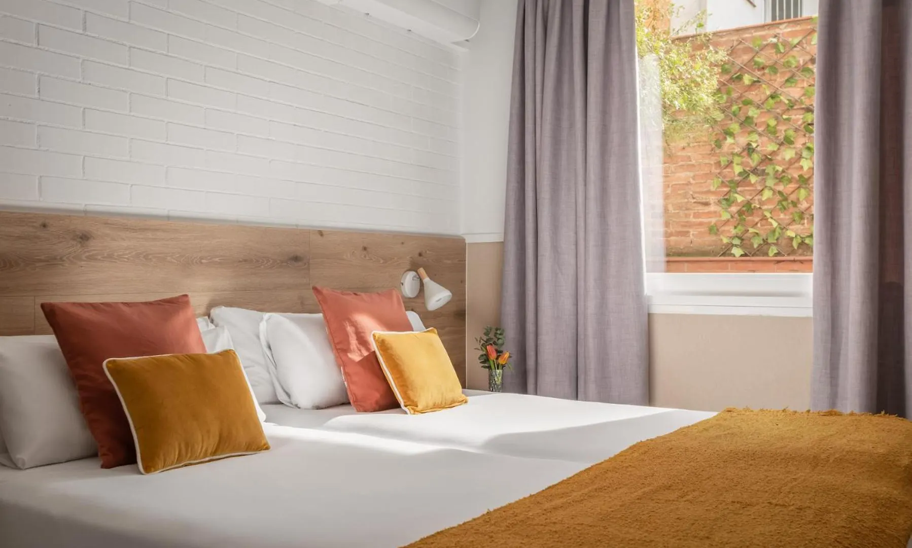Bypillow House Barcelona 0*,  Španělsko